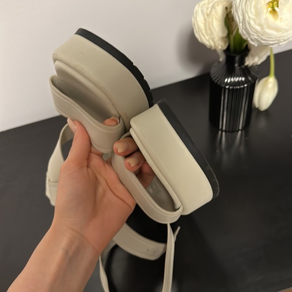 Zara leather summer sandals. NWT, size 37 but they fit perfectly to size 36. - Picture 6 of 10